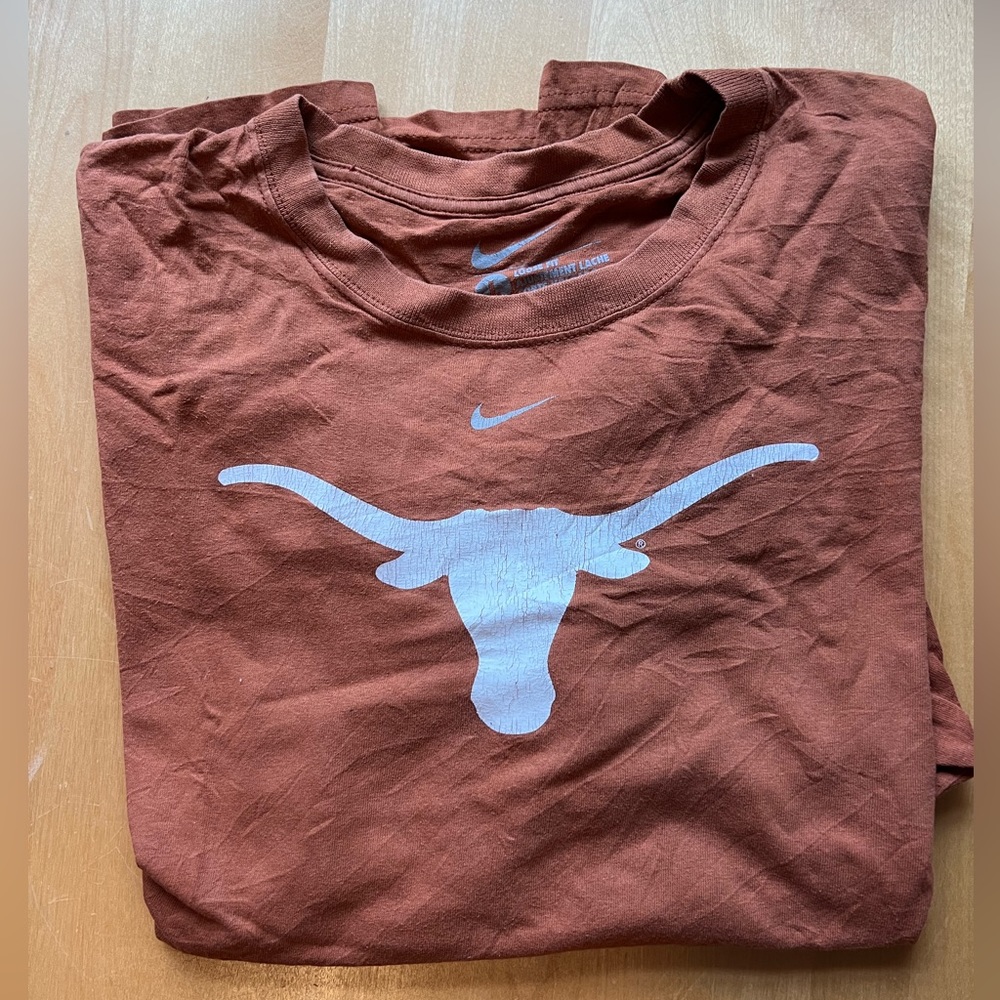 🦋NWOT LF Texas Longhorns distressed tshirt